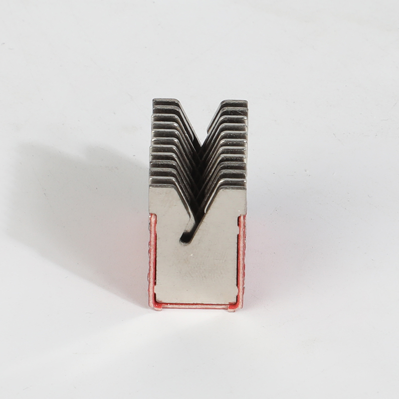 Arc extinguishing cover for small circuit breaker45.jpg