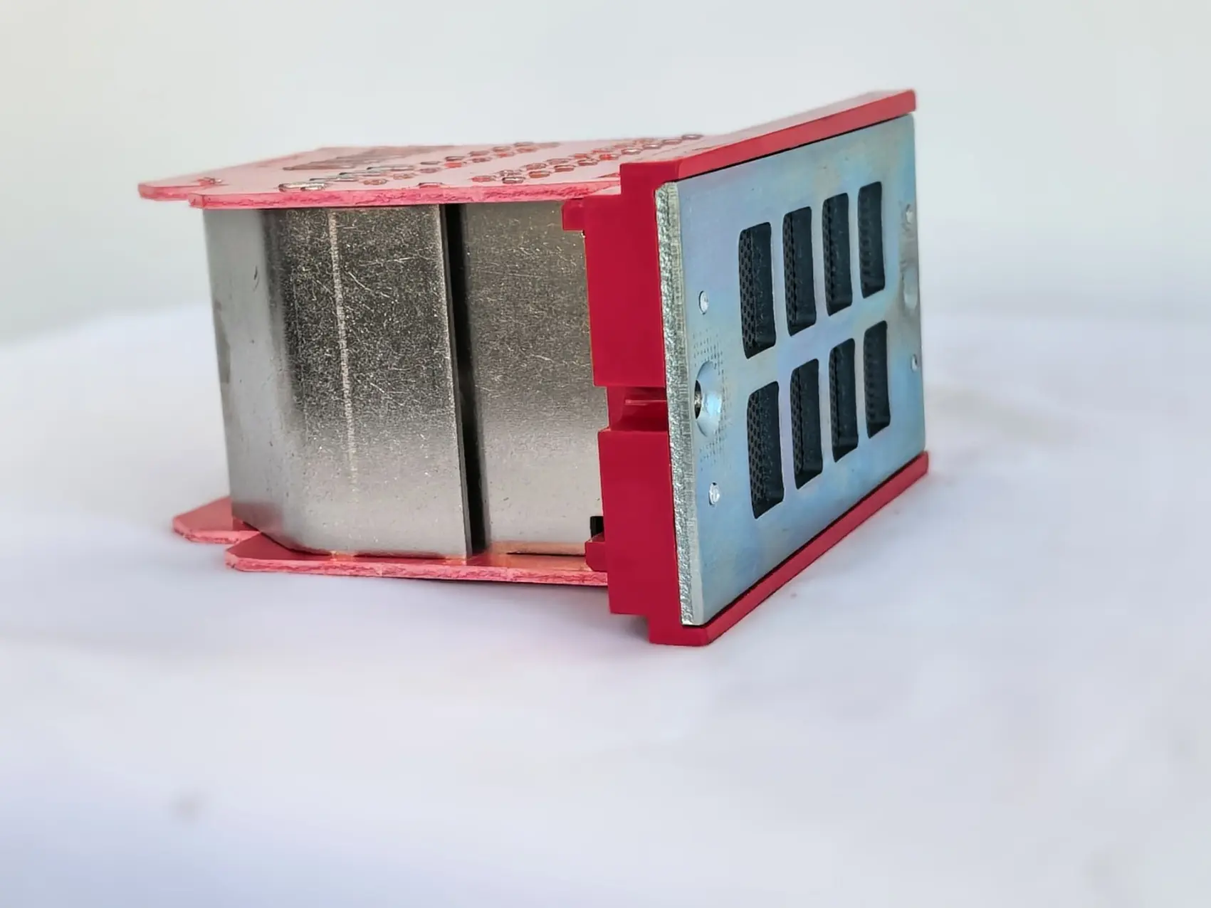 Arc extinguishing cover of frame circuit breaker2.jpg