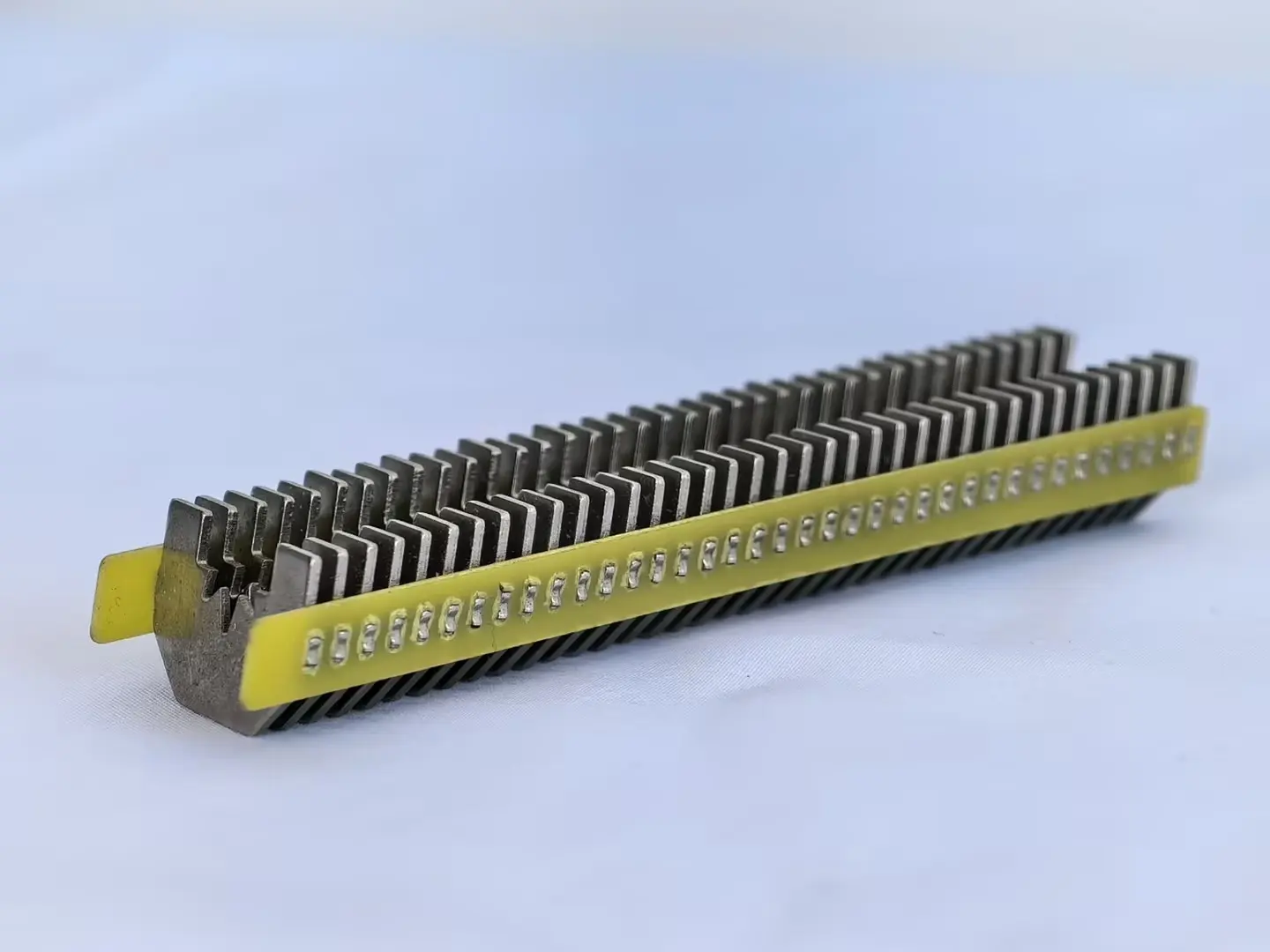 Arc extinguishing cover of molded case circuit breaker14.jpg