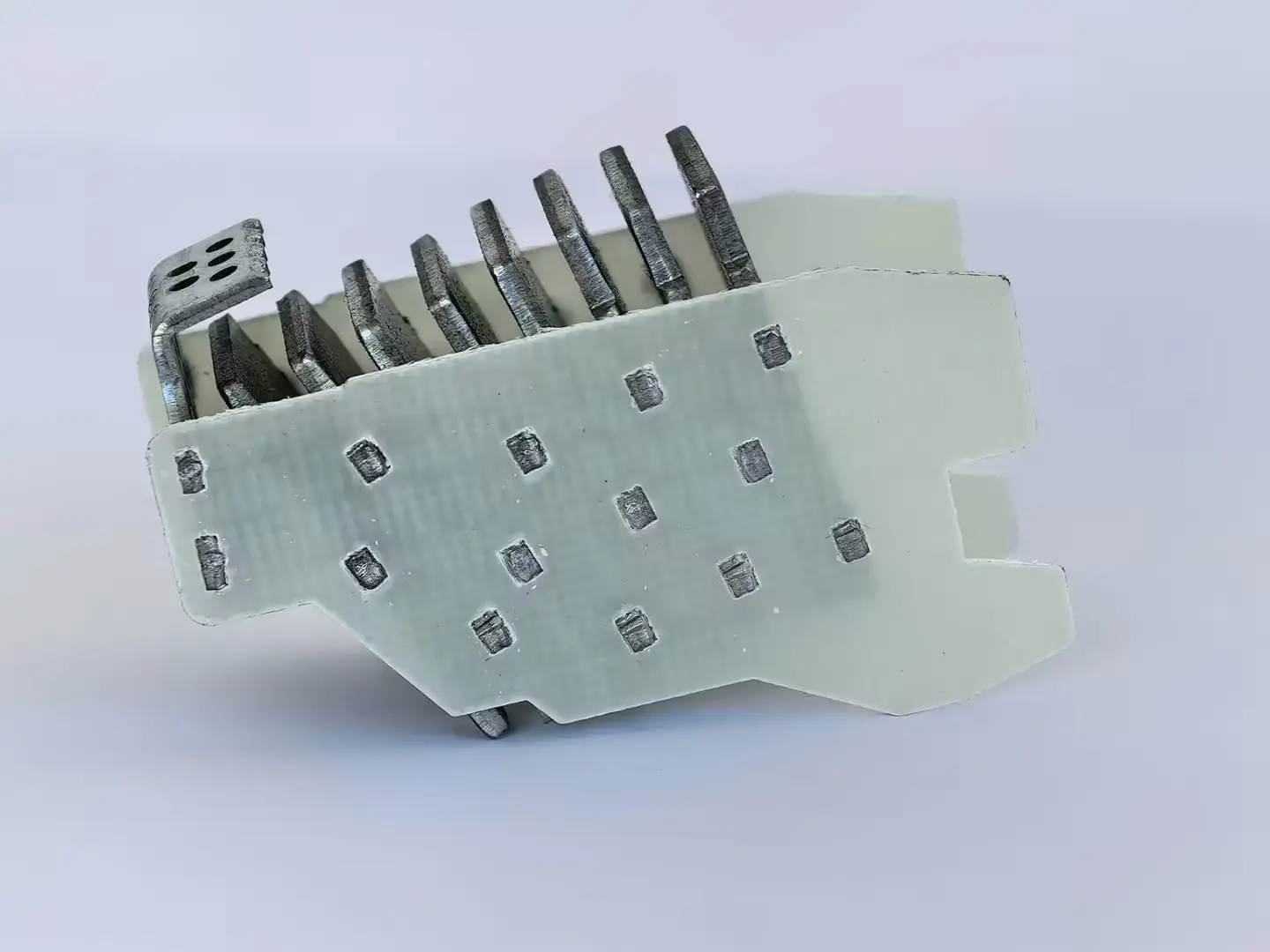 Arc extinguishing cover of molded case circuit breaker23.jpg