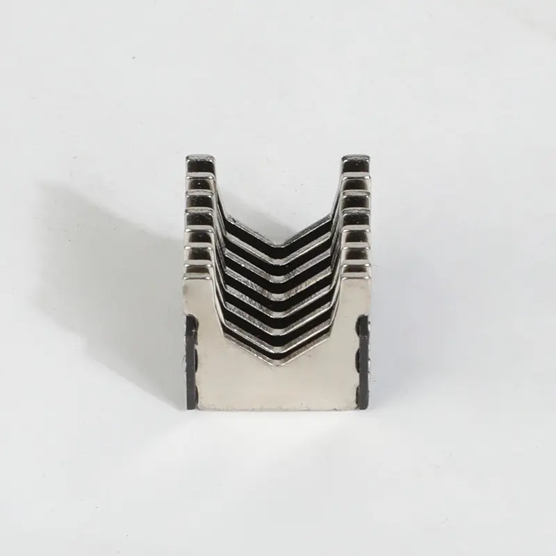 Arc extinguishing cover for small circuit breaker63.jpg