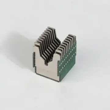 Arc extinguishing cover for small circuit breaker49