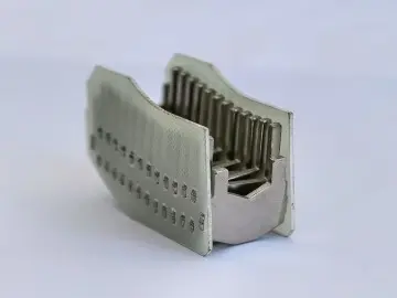 Arc extinguishing cover for small circuit breaker34
