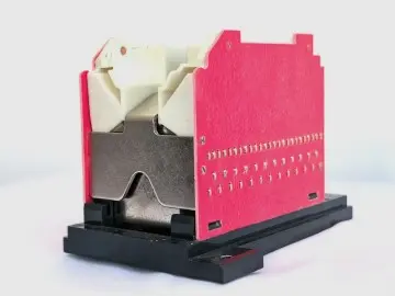 Arc extinguishing cover of frame circuit breaker4