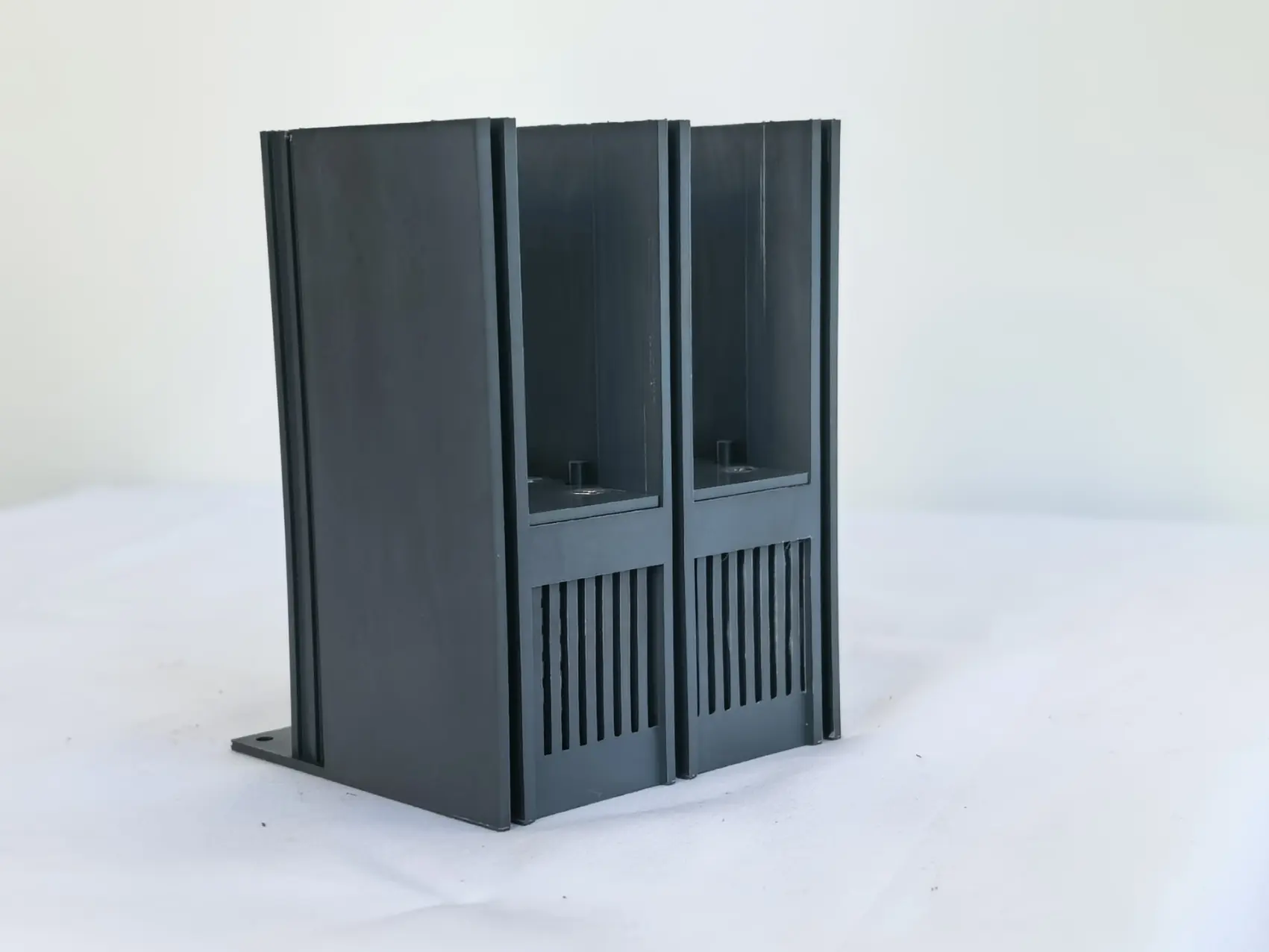Arc extinguishing cover of molded case circuit breaker72.jpg