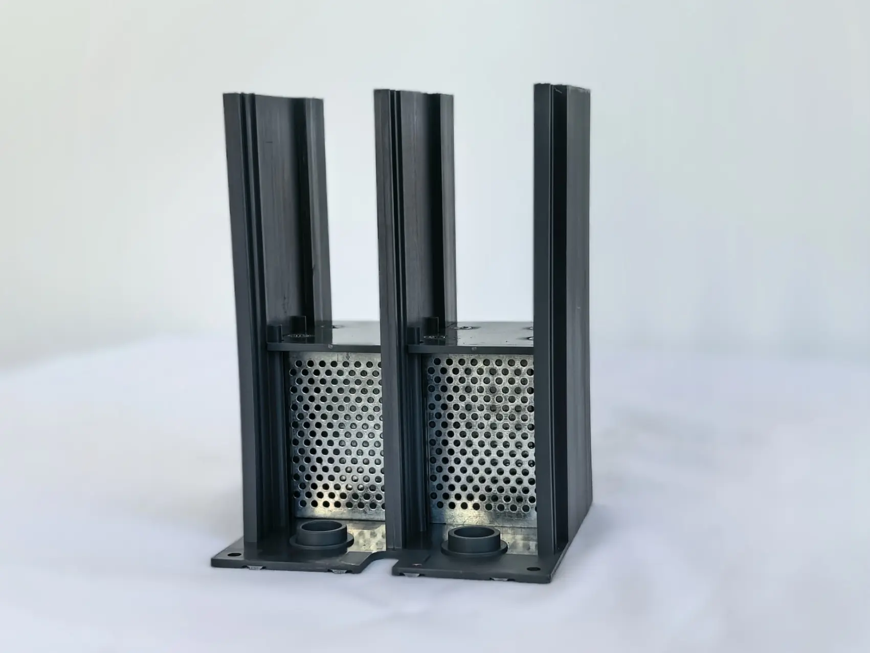 Arc extinguishing cover of molded case circuit breaker72.jpg
