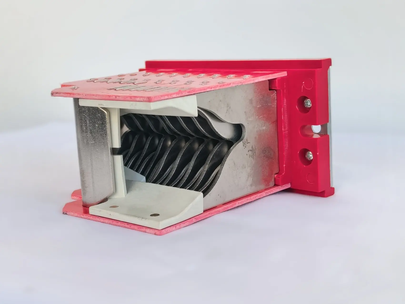 Arc extinguishing cover of frame circuit breaker2.jpg