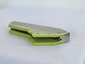 Arc extinguishing cover of molded case circuit breaker27
