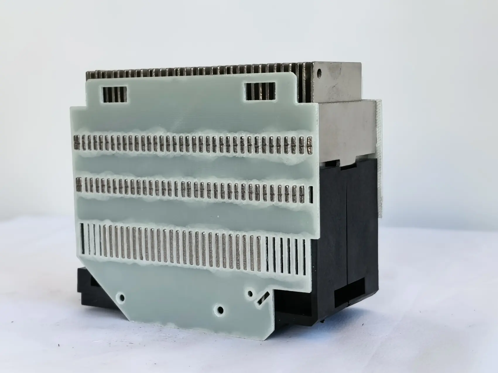 Arc extinguishing cover of frame circuit breaker7.jpg