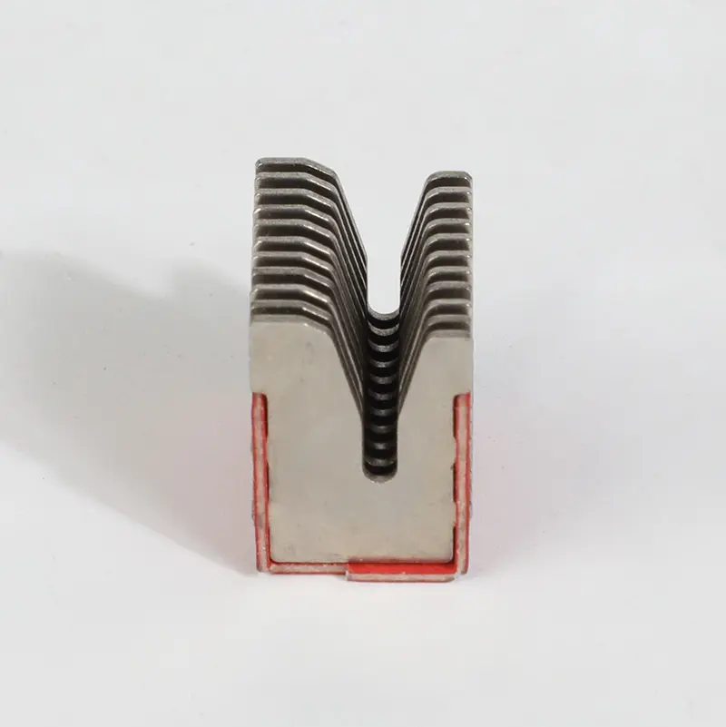 Arc extinguishing cover for small circuit breaker61.jpg