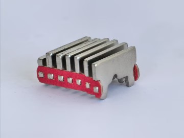 Arc extinguishing cover of molded case circuit breaker34