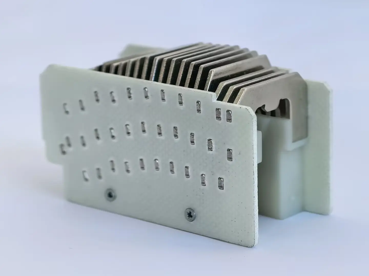 Arc extinguishing cover of molded case circuit breaker19.jpg