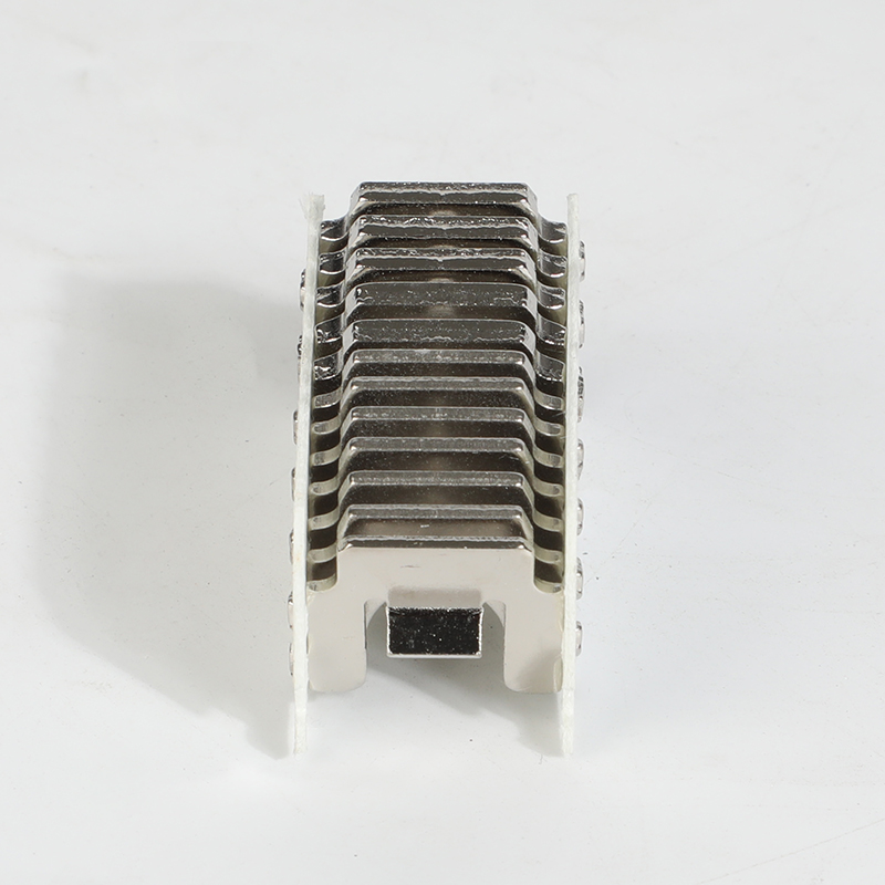 Arc extinguishing cover of molded case circuit breaker17.jpg