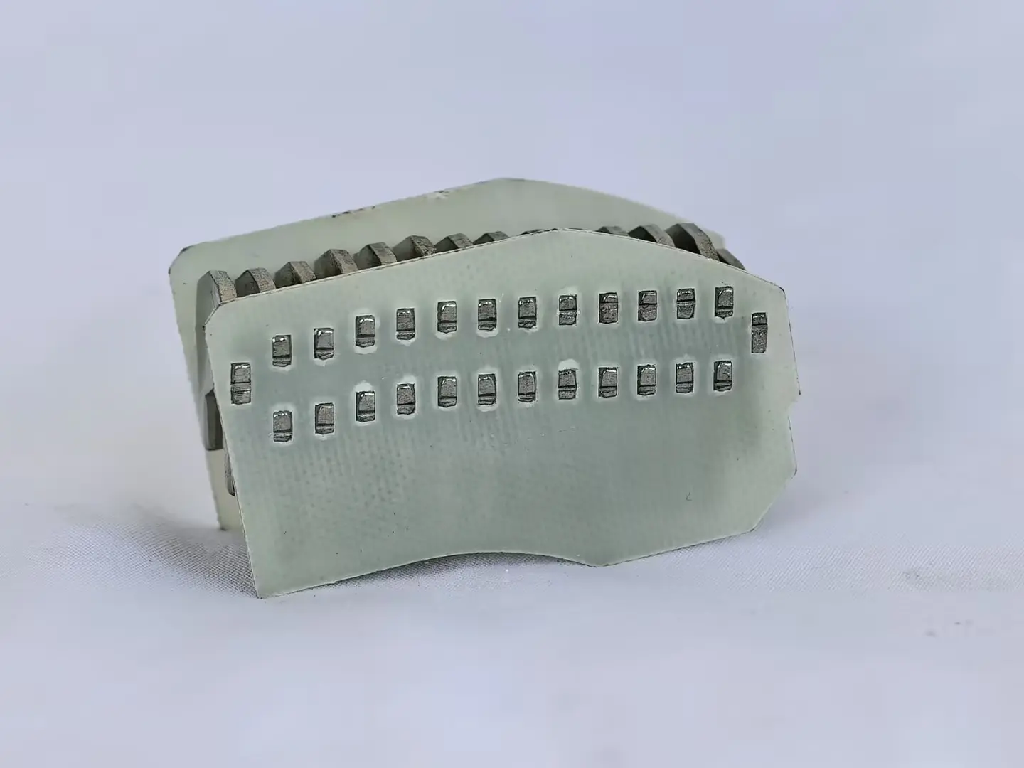 Arc extinguishing cover for small circuit breaker34.jpg