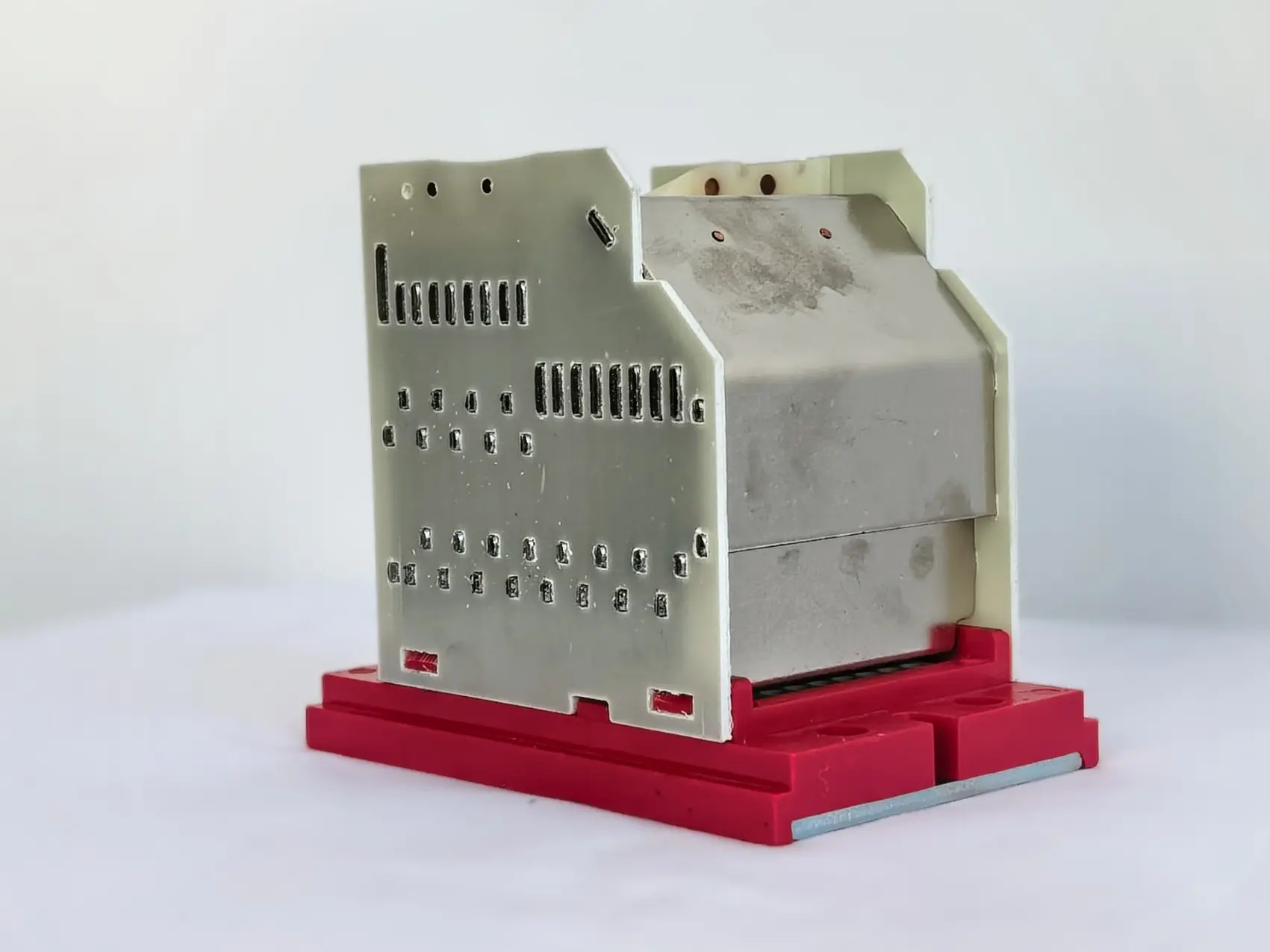Arc extinguishing cover of frame circuit breaker1.jpg