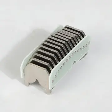 Arc extinguishing cover of molded case circuit breaker24