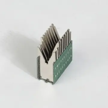 Arc extinguishing cover for small circuit breaker59