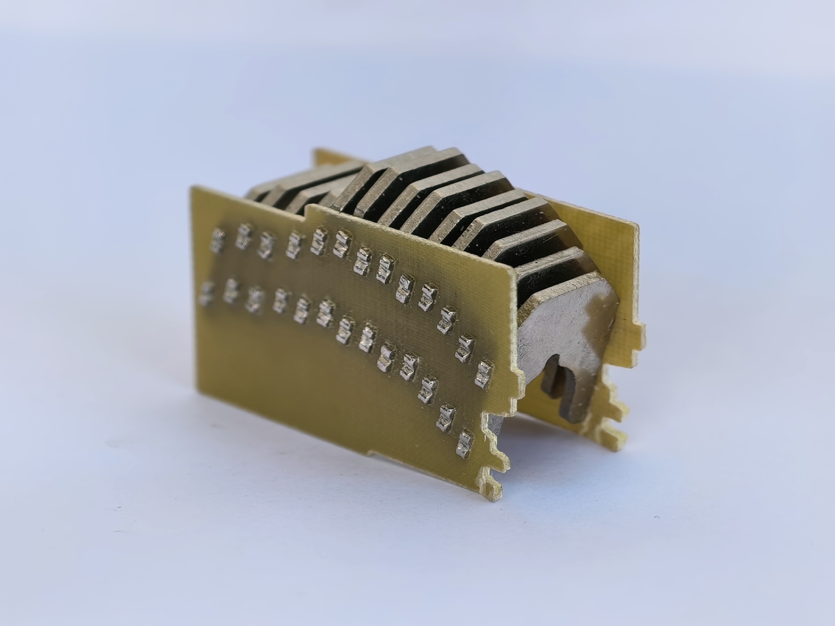 Arc extinguishing cover of molded case circuit breaker28.jpg