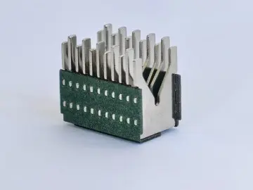 Arc extinguishing cover for small circuit breaker36
