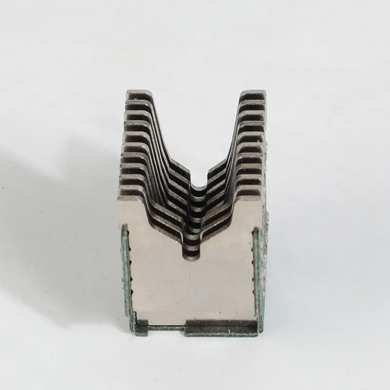 Arc extinguishing cover for small circuit breaker43.jpg