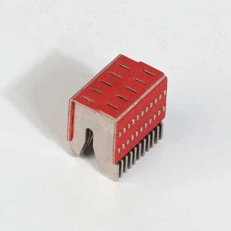 Arc extinguishing cover for small circuit breaker61.jpg