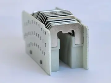 Arc extinguishing cover of molded case circuit breaker19