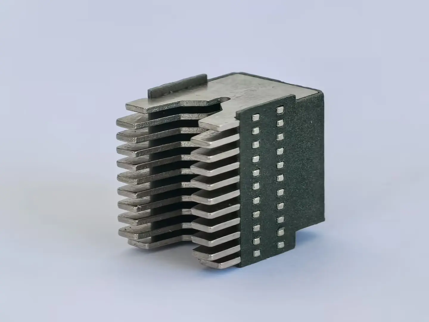 Arc extinguishing cover for small circuit breaker37.jpg