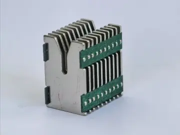 Arc extinguishing cover for small circuit breaker60