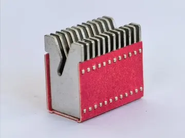 Arc extinguishing cover for small circuit breaker45