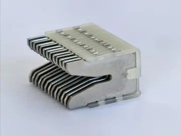 Arc extinguishing cover for small circuit breaker50