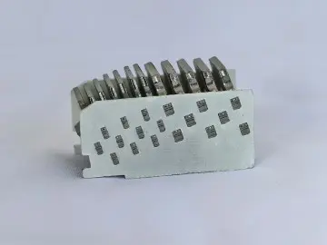 Arc extinguishing cover of molded case circuit breaker17